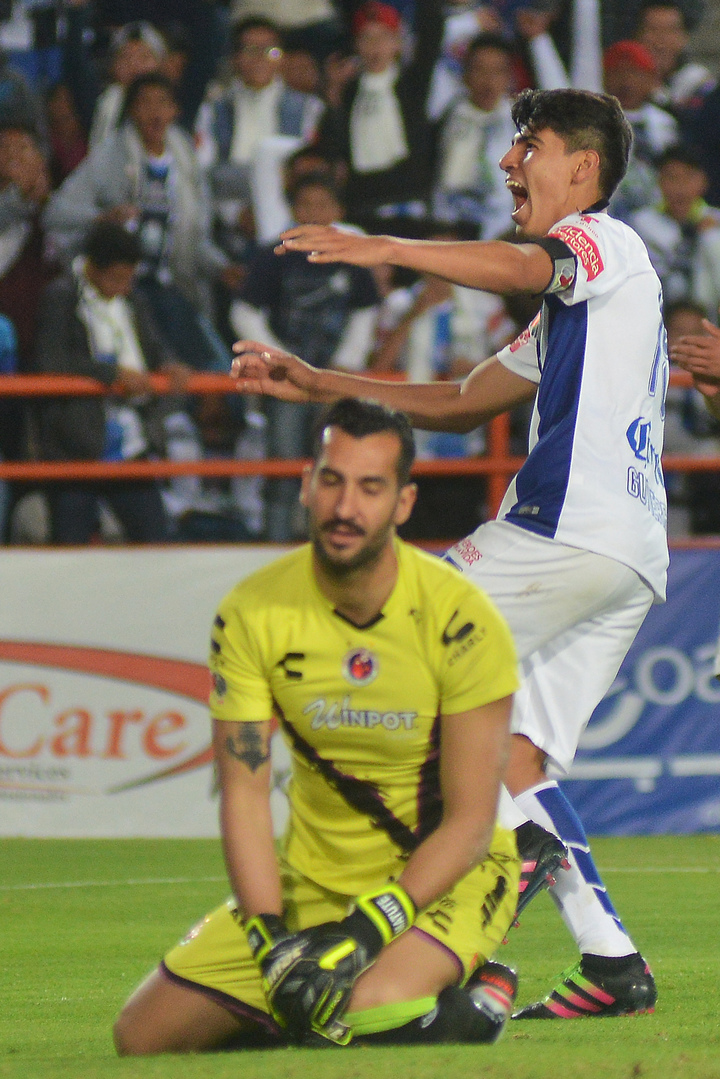 Tuzos golea al Tiburón