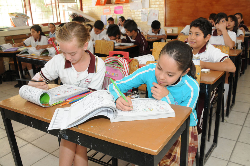 Otorga SEP más de 600 mil becas para reducir deserción escolar