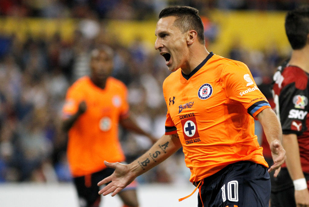 Christian Giménez tiene cuatro fracturas y será baja seis semanas