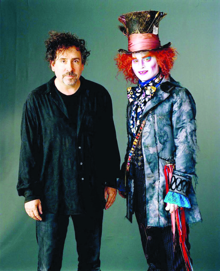 Tim Burton expande su mirada a Alicia