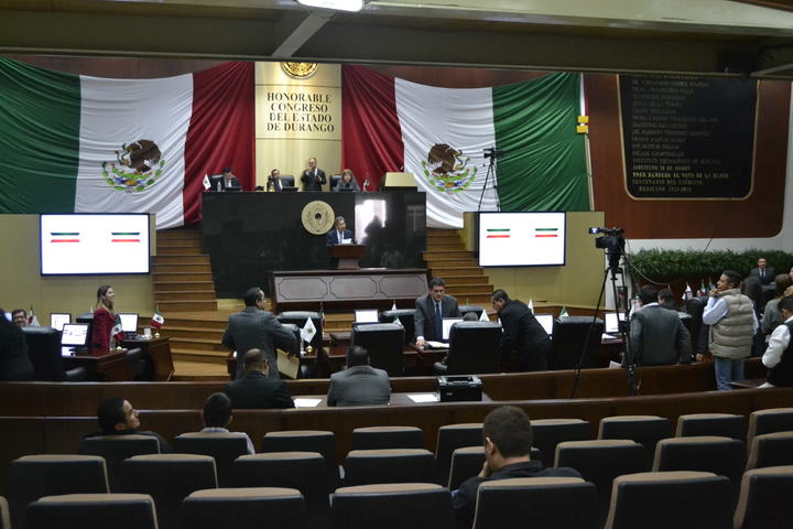 Congreso 'amaña' y omite información