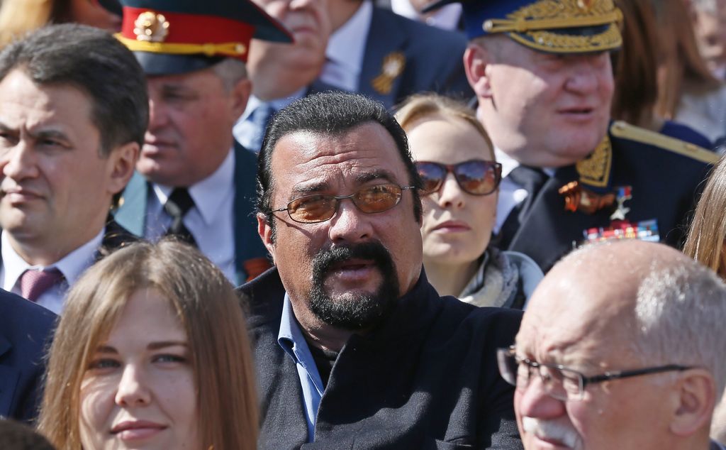 1951: Nace Steven Seagal, famoso actor y cantante estadounidense