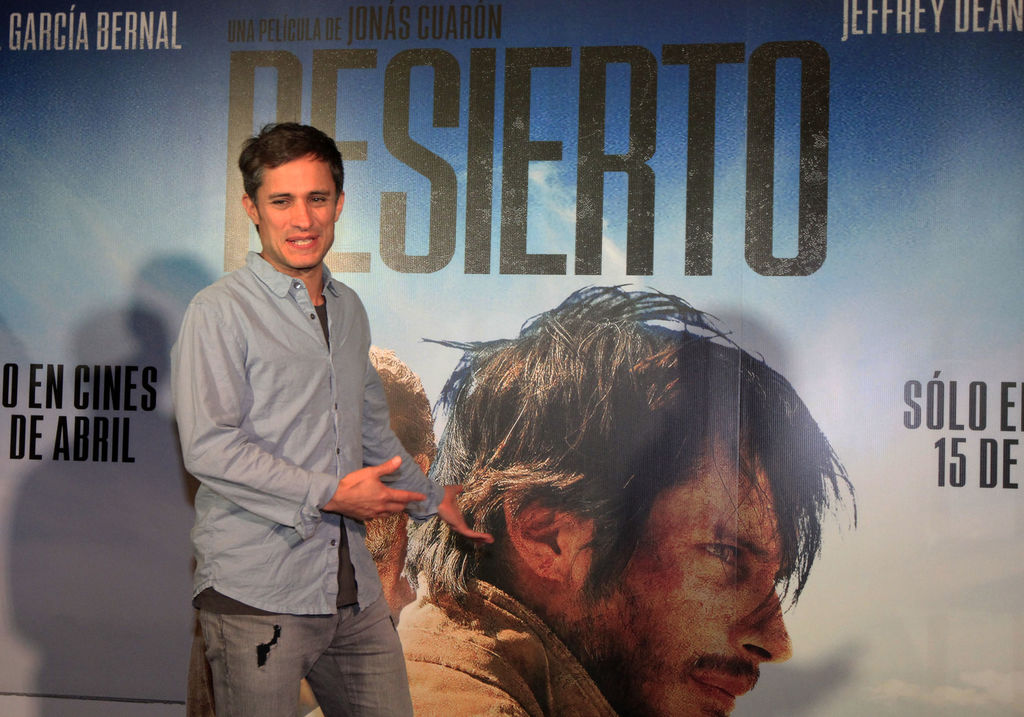 Promociona Gael García la cinta Desierto