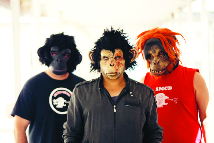 Simiocidio, asesino de barreras