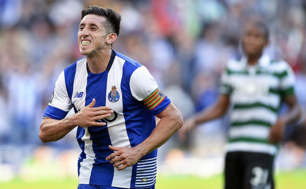 Napoli muestra interés en Héctor Herrera