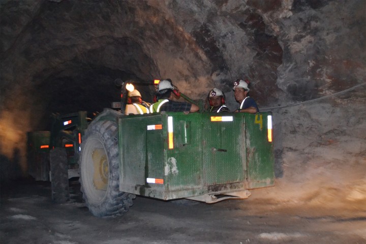 Admiten falta de seguridad mínima en 50% de minas