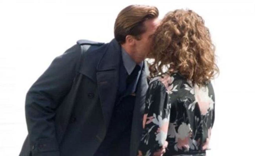 Captan beso de Pitt con Lizzy Caplan en rodaje