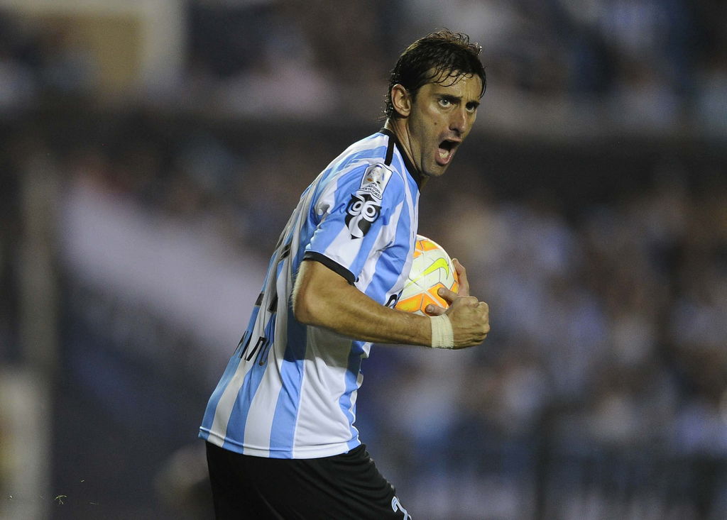 Se despide Diego Milito del futbol con triunfo de Racing