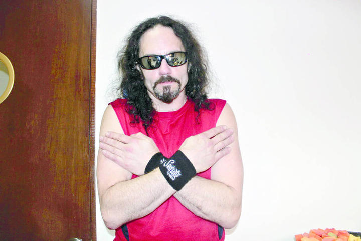 Muere Nick Menza en pleno escenario