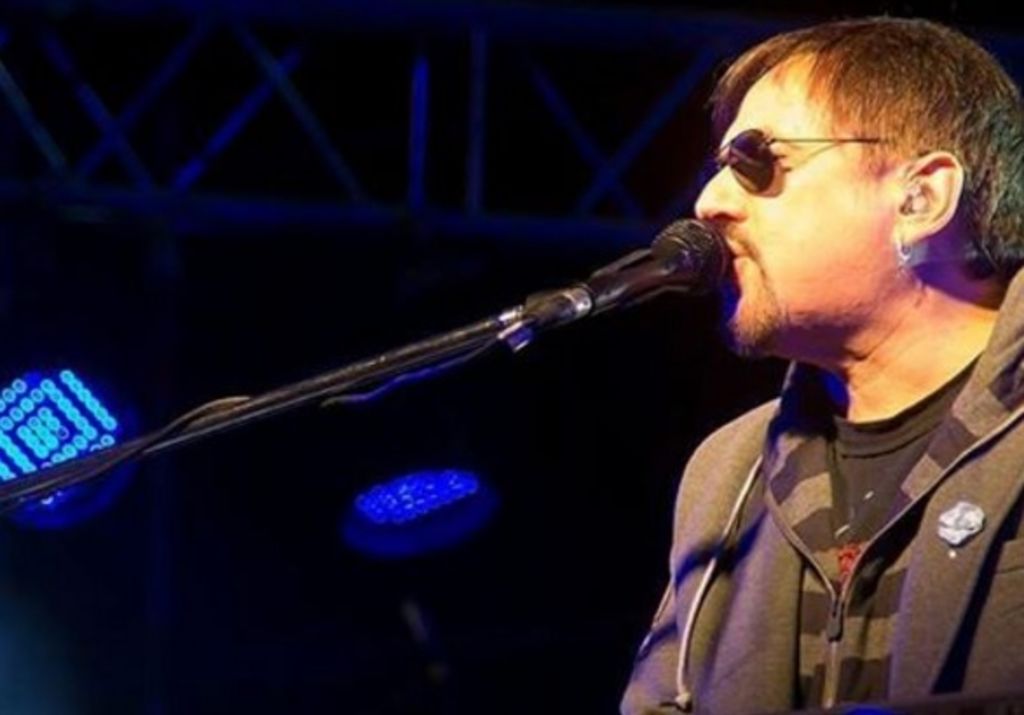 1957: Ve la primera luz Alejandro Lerner, famoso músico argentino