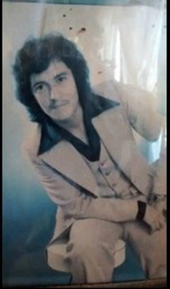 Muere vocalista de Los Muecas