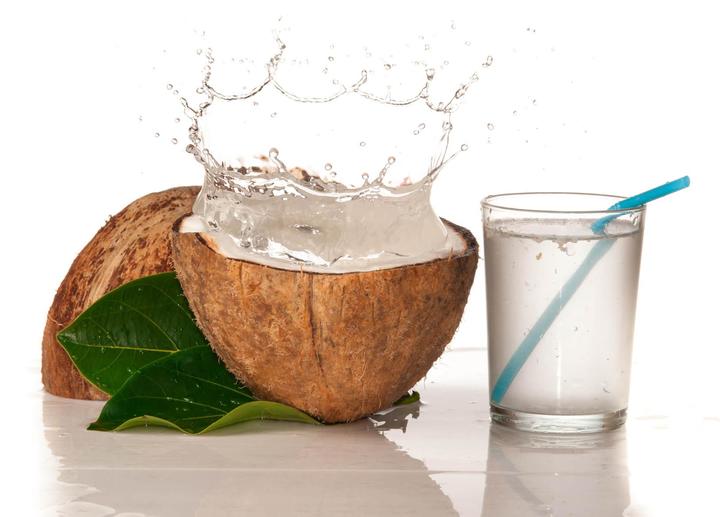 Distintas formas de utilizar el agua de coco