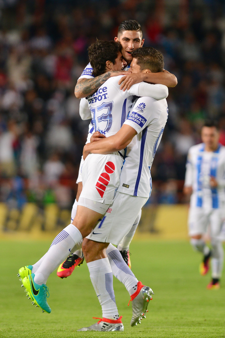 Pachuca, campeón y líder