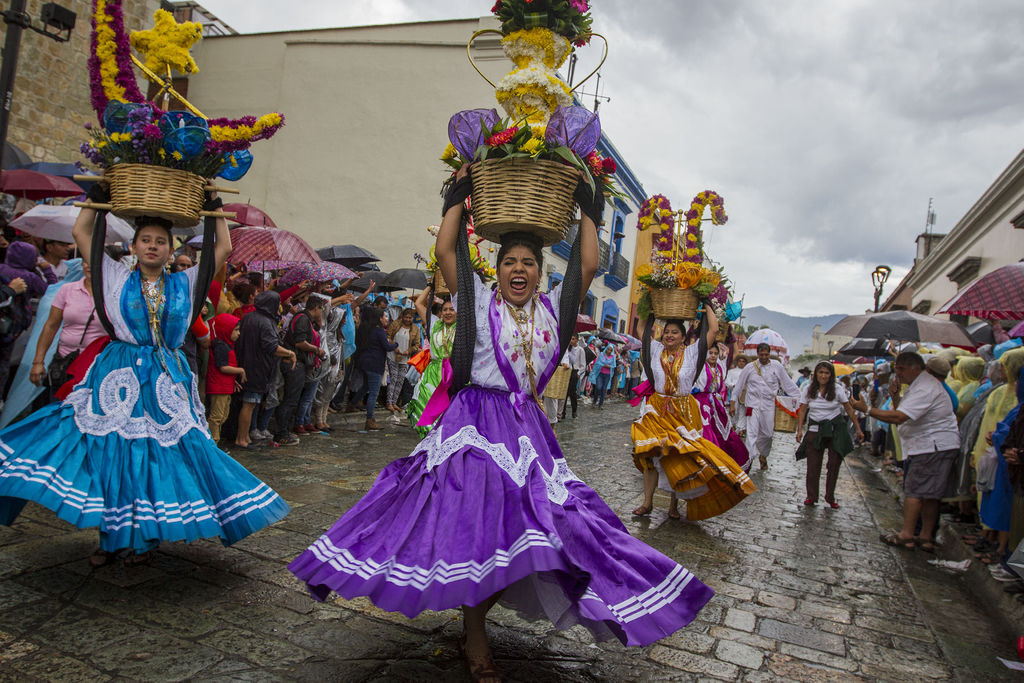 Inicia fiesta de la Guelaguetza en Oaxaca