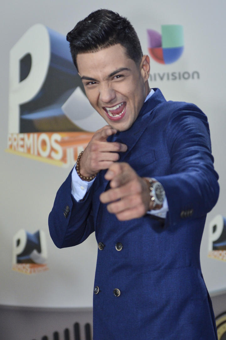 Luis Coronel adelanta 'Me voy de rumba'