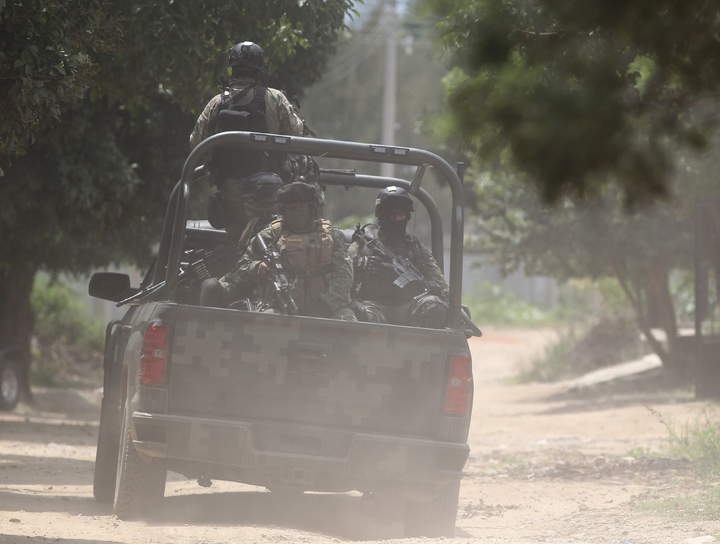Militares aseguran goma de opio y cristal en Mezquital