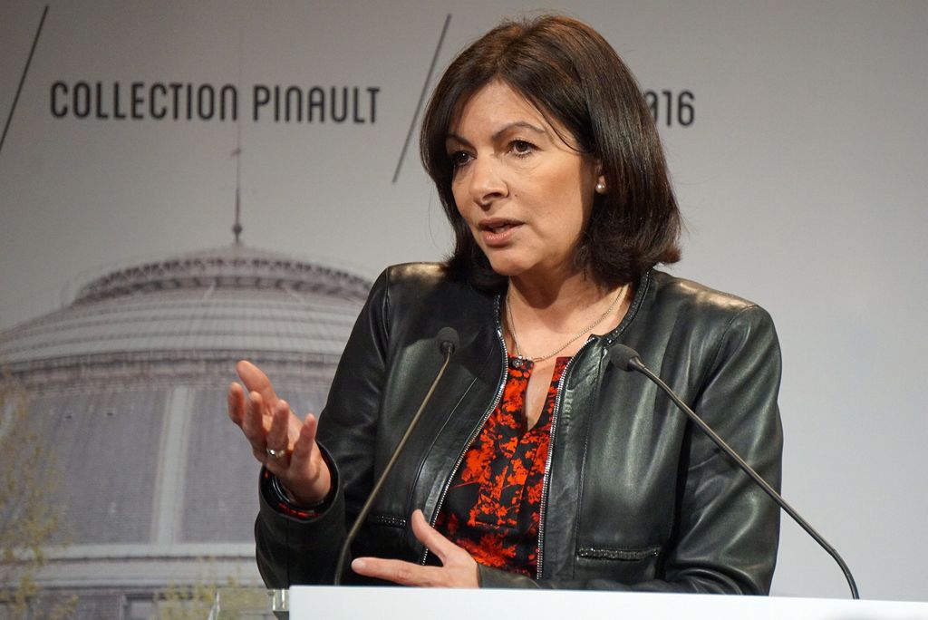 Alcaldesa de París presidirá grupo de ciudades contra cambio climático
