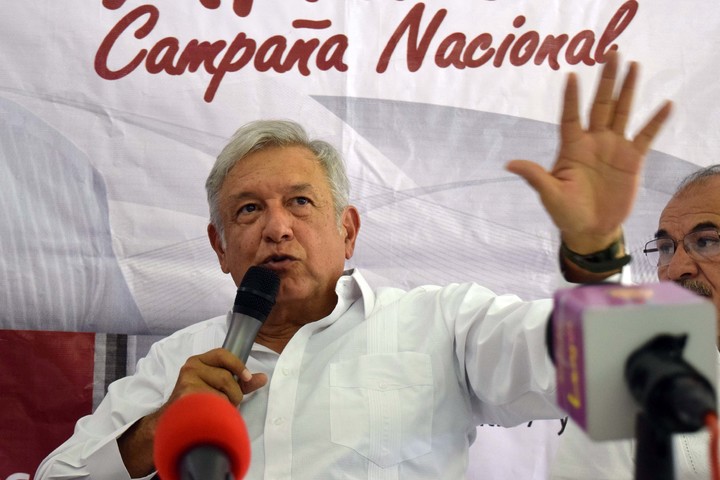 Presenta AMLO su #3de3