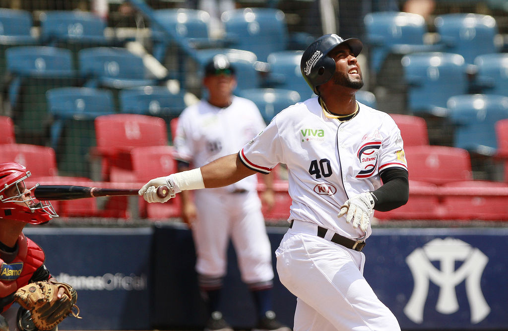 Sultanes blanquea a Toros y suma segundo triunfo