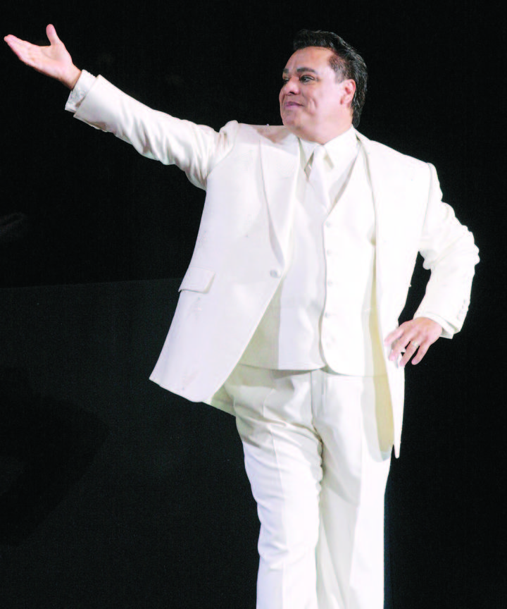 Juan Gabriel llega a México