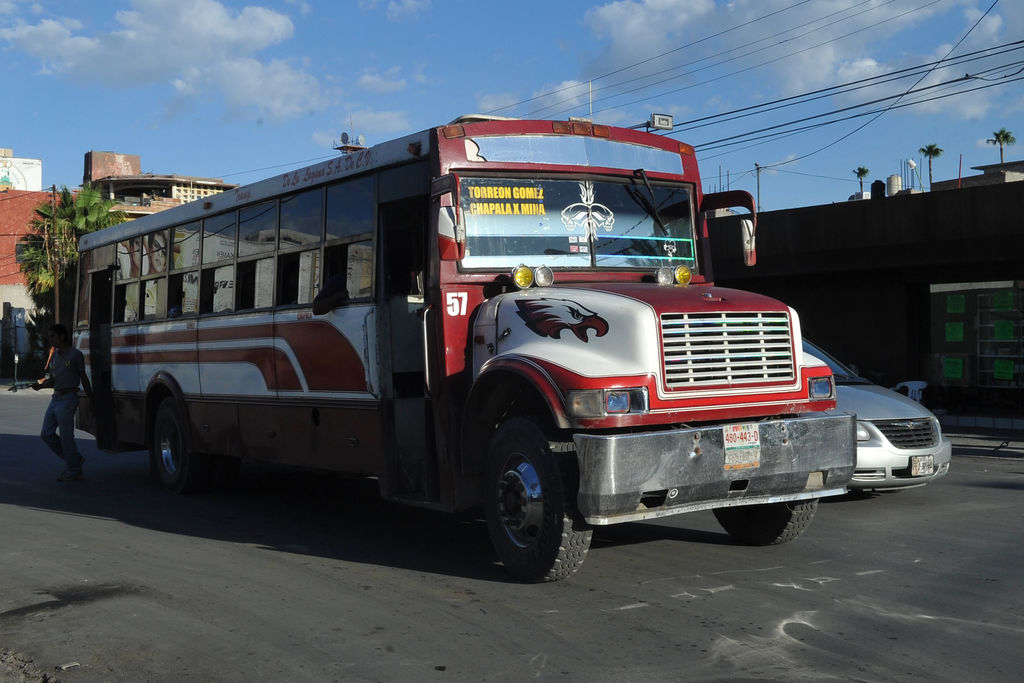 Pasajeros frustran asalto a bordo de autobús