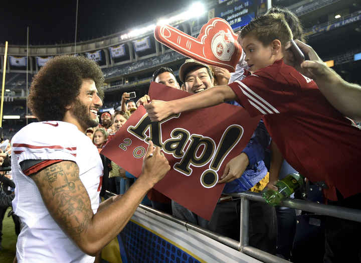 Kaepernick sigue en pie de lucha