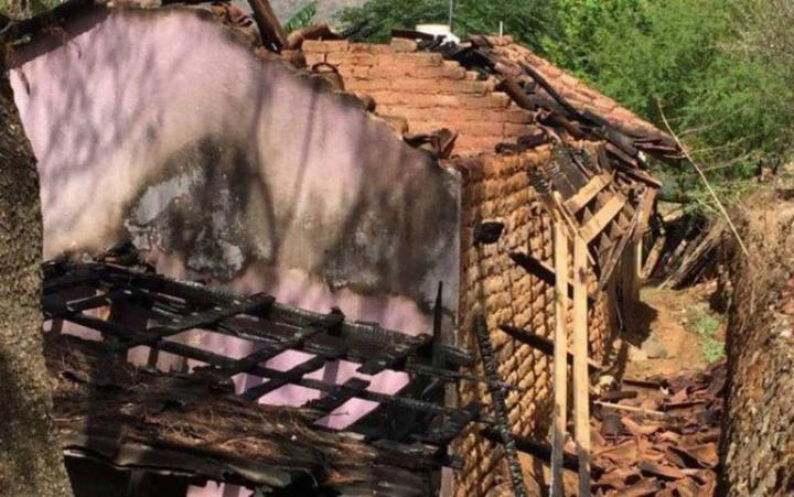 Queman casas en Badiraguato