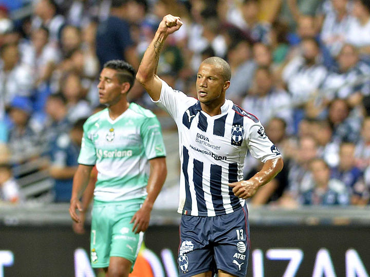 Monterrey se ensaña con Santos