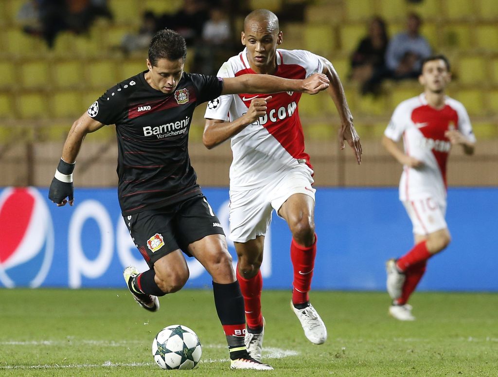 'Chicharito' anota su gol 100 en Europa