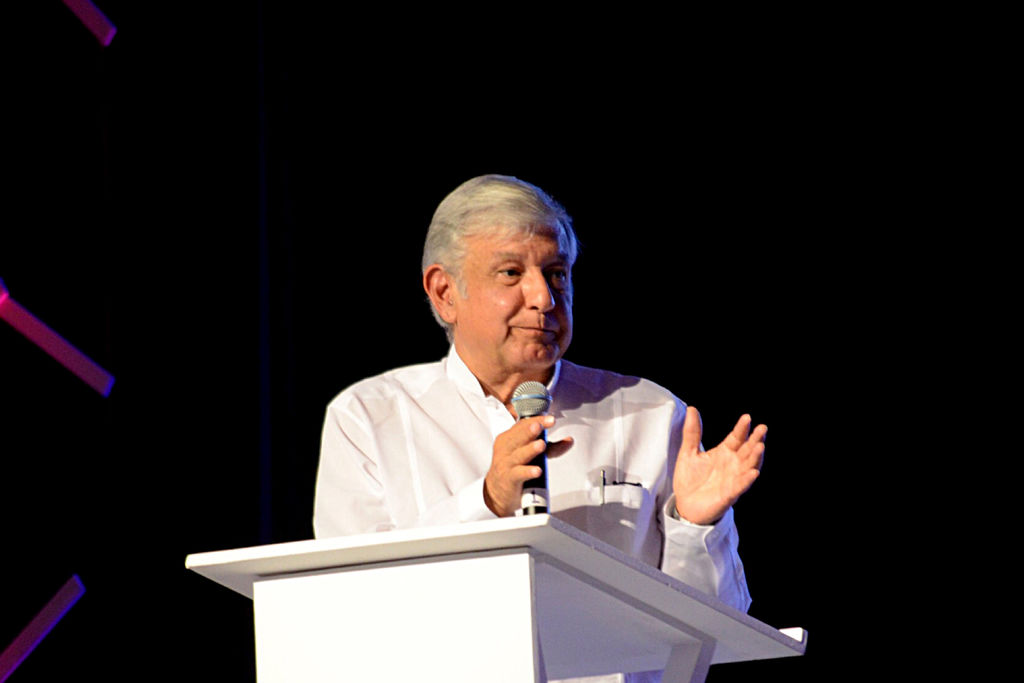 López Obrador se dice 'preocupado' por la salud de Peña Nieto