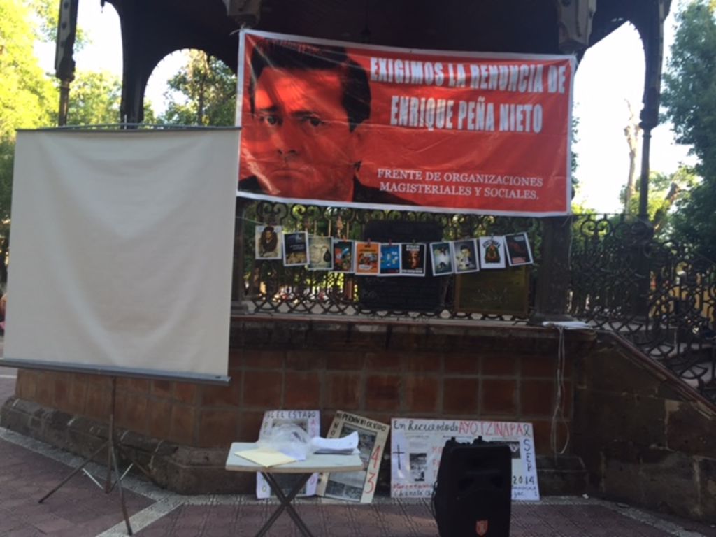 Recuerdan con mitín los 48 años de la matanza de Tlatelolco