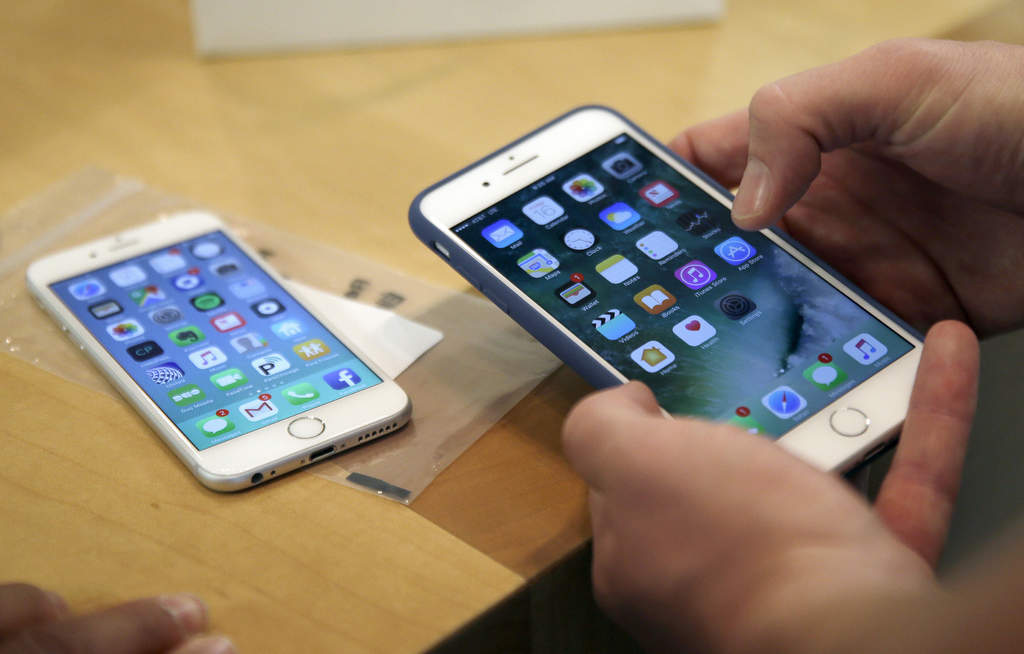 Investiga Apple explosión de iPhones