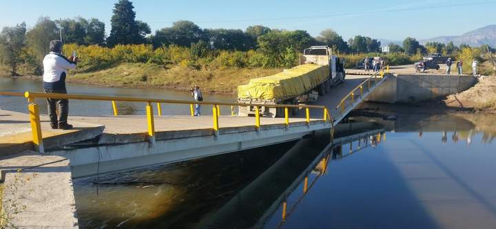 Colapsa puente nuevo en Canatlán