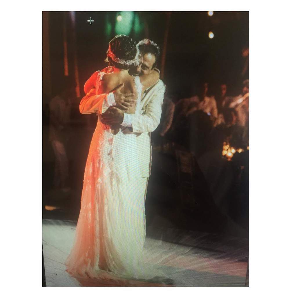 Comparte Zuria Vega emotiva foto con su padre