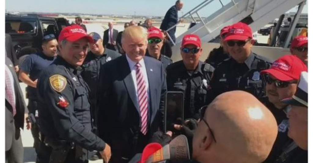 Castigarán en Texas a policías que usaron gorras de Trump