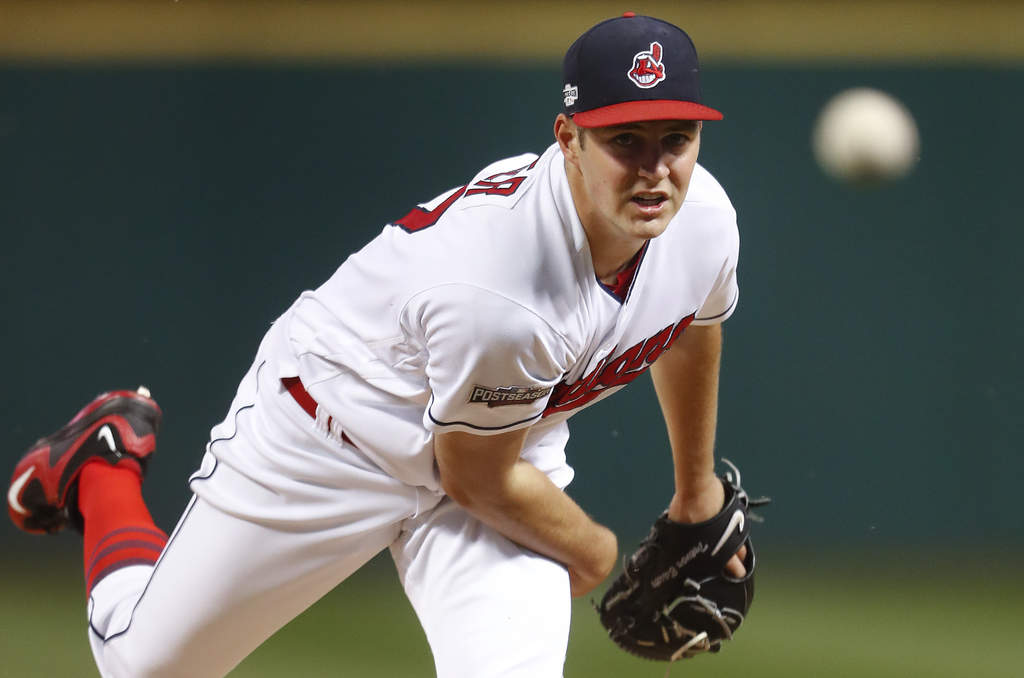 Trevor Bauer ser corta un dedo y no lanzará en el segundo juego