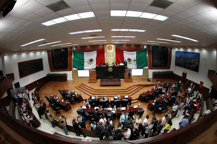 Compraban a los proveedores caros