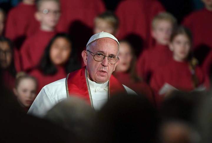Papa inicia visita a Suecia para conmemorar reforma de Lutero