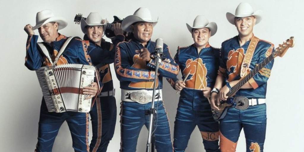 Bronco, primer grupo regional mexicano en grabar su Primera Fila