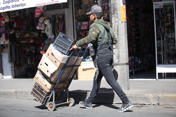 En la informalidad, 52.7%