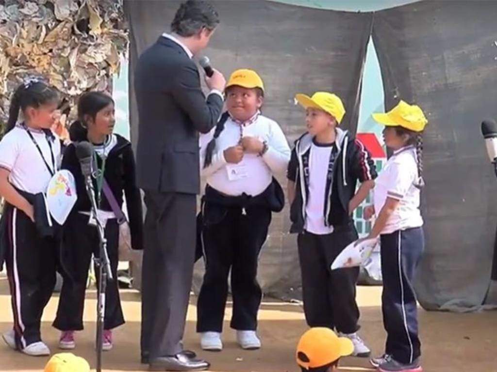 'Gracias por la corrección', responde Nuño a la niña Andrea