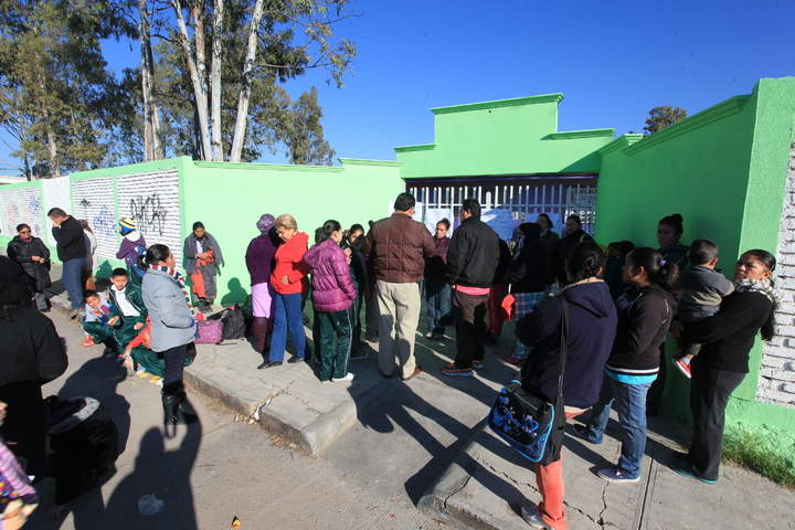 Líder de padres recibió millones en apoyo oficial