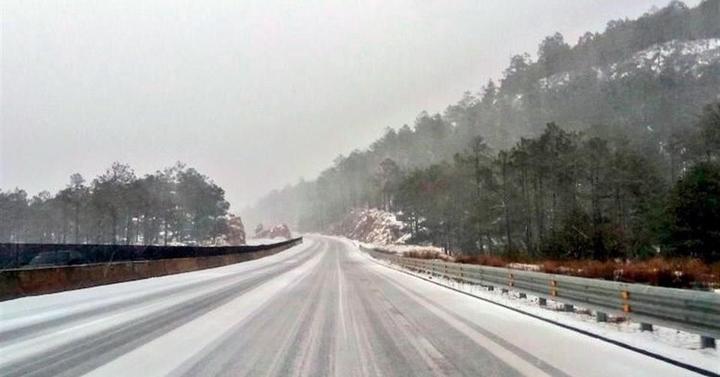 Reabren circulación en la supercarretera tras nevada