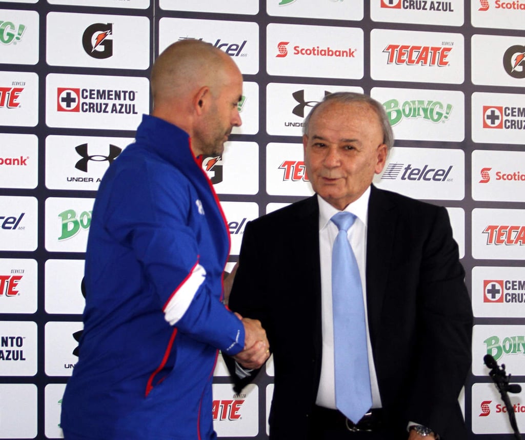 Presenta Cruz Azul a Paco Jémez