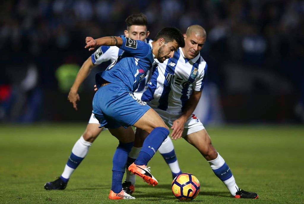 Porto sube al segundo lugar en Portugal tras golear al Fairense