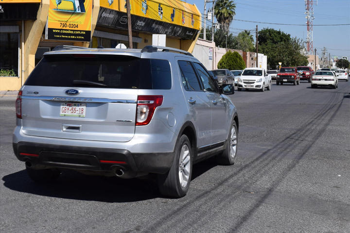 Fijan a 584 pesos el costo de placas