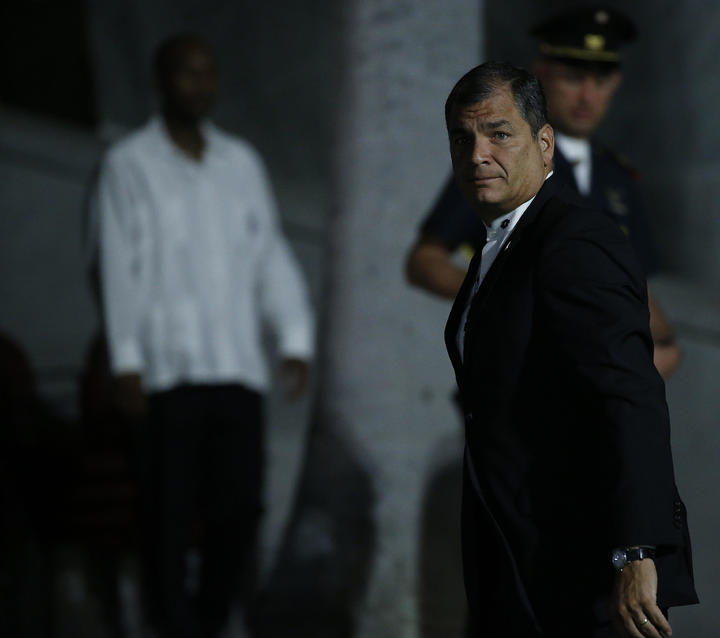 EU busca enturbiar comicios ecuatorianos: Rafael Correa