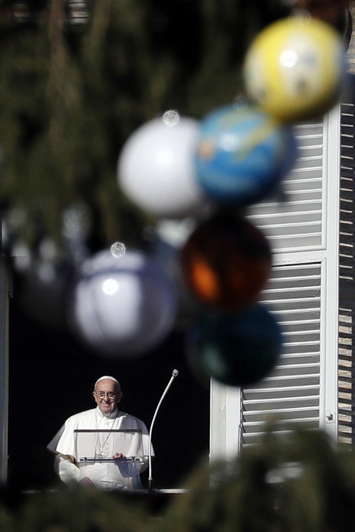 Papa Francisco condena la masacre en Estambul