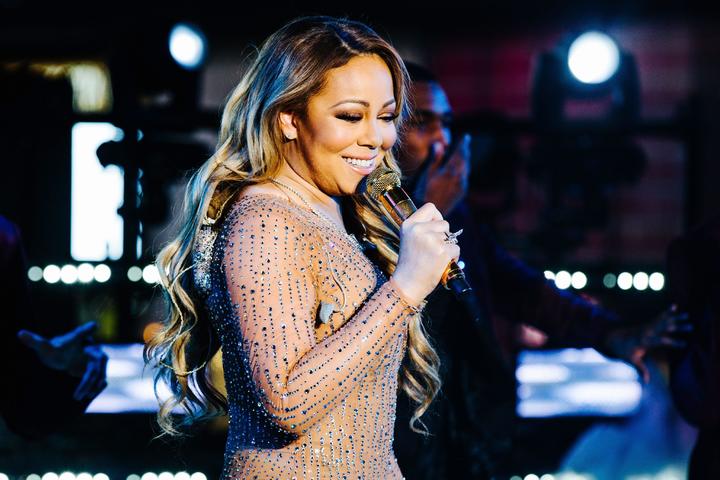 Mariah Carey toma con humor error en NY