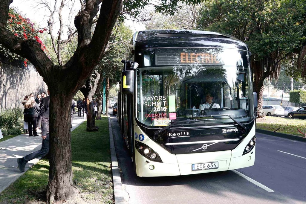 Buscan incrementar precio de transporte en Morelos por “gasolinazo”